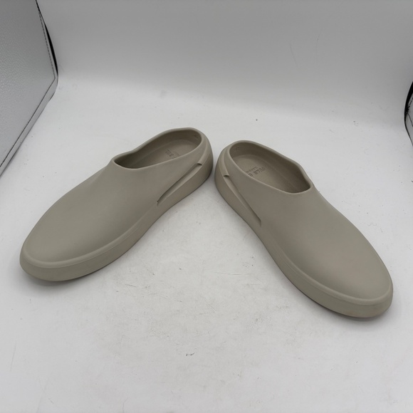 Fear Of God The California Slip-On Slide Sandals Cement Concrete 42 US 9 main image 11